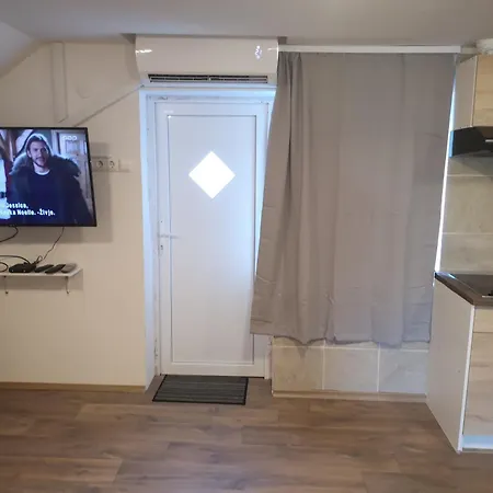 Small House In בית נופש צליה