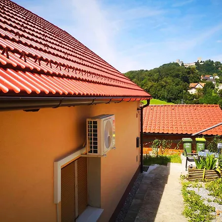 בית נופש Small House In צליה
