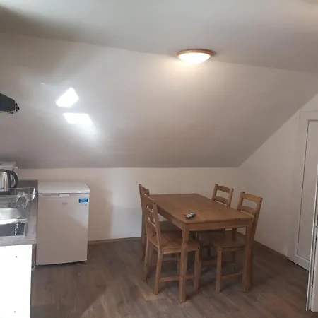 Small House In * צליה