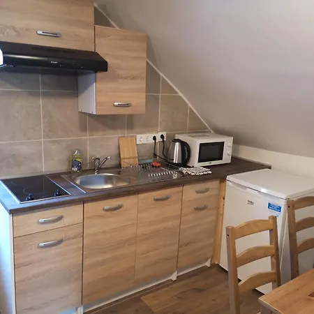 בית נופש Small House In צליה