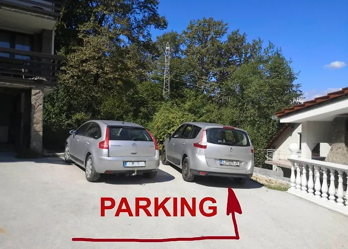 Small House In * 첼레