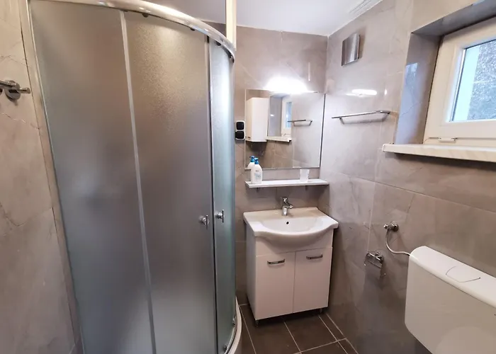 Small House In 첼레